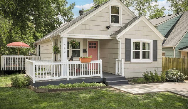3- Bedroom Bungalow w/Loft: KC Plaza/Stadiums