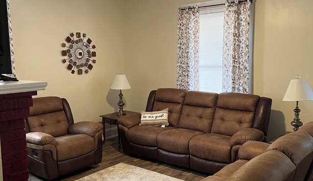 3-bedroom house in Montgomery near eats, university, trails, NRG.