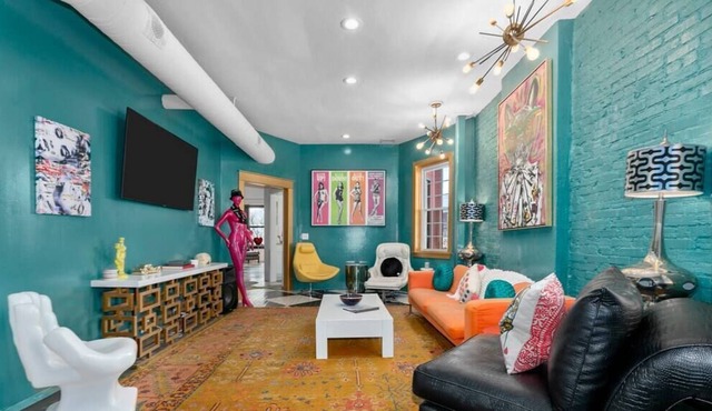 3 Bedroom Penthouse- River Market Downtown loft