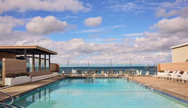 3 Ocean View Units Near Woods Hole Aquarium! Private Beach Access!, Pools!