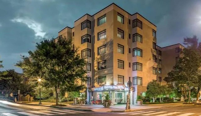 3 Pet-Friendly Retreat w/Kitchen & Dining Near Top DC Landmarks & Museums