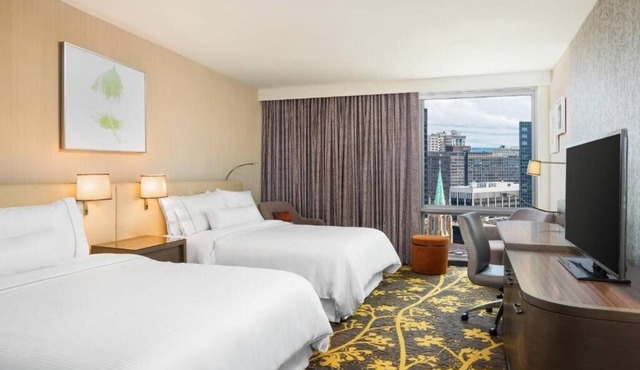 3 Stylish Rooms w/City Views in DT Cleveland - Near RnR HoF