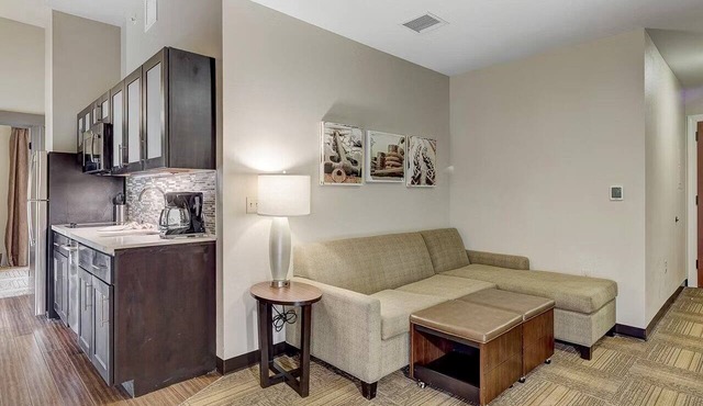 3 Suites with Kitchen in Historical Building Near Baltimore Convention Center