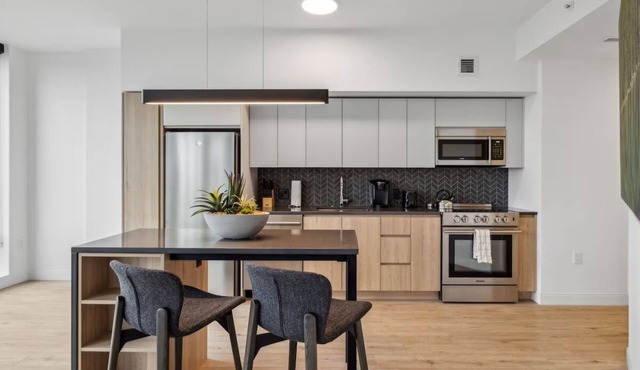 3 Units | City Comforts w/Kitchen, Family Amenities & Pet-Friendly Stays