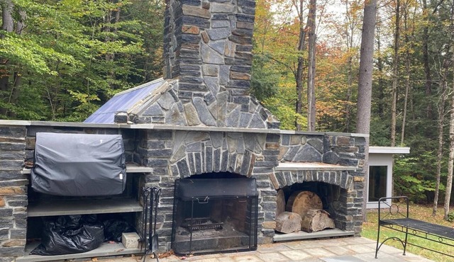 360 degrees of nature from within the 1 bedroom Vermont Mirror House.