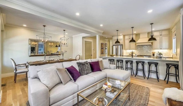 3BR Cozy Boston Condo, Near T