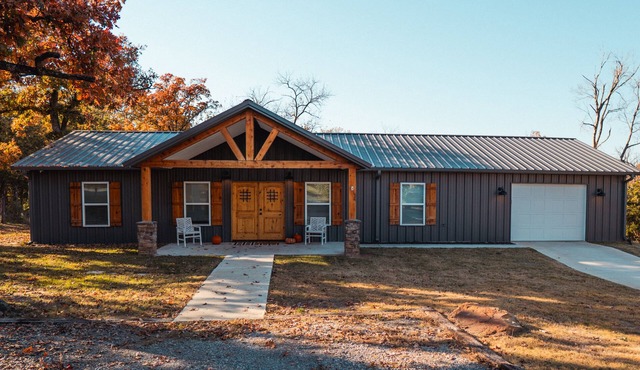 3BR Family Friendly House 1/2 A Mile From Downtown Atoka!