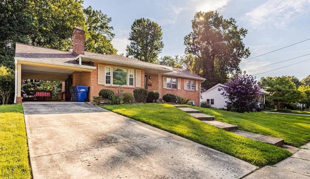 3BR Home - Free Parking-WiFi Kitchen Laundry-Kids Friendly-Near DC & Downtown & Metro-Patio & Deck