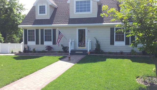 4 Bd 3Bth with Gated Yard & Heated Pool Close to All of the North Fork
