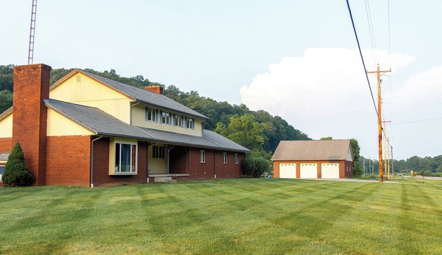 4 Bed, 3.5 Bath with in-ground pool