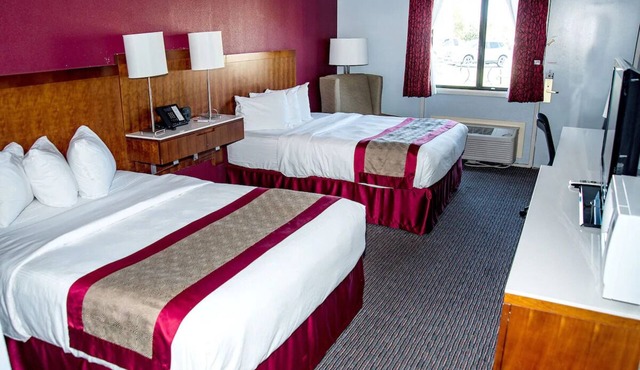 4 Comfortable Units Perfect for Scenic Park Exploration! Free Breakfast, Pool!