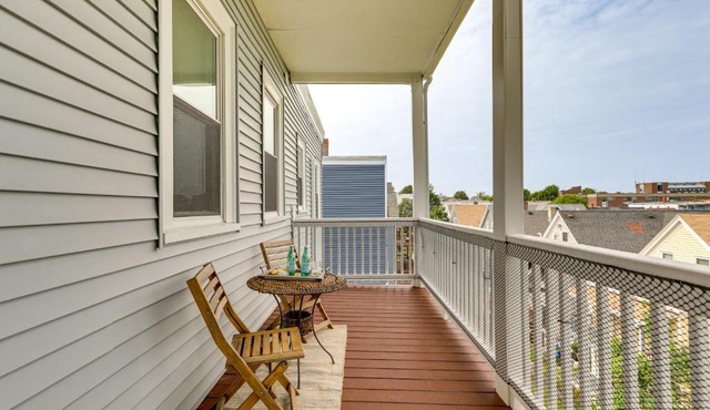4 Mi to Fenway Park: Pet-Friendly Dorchester Apt!