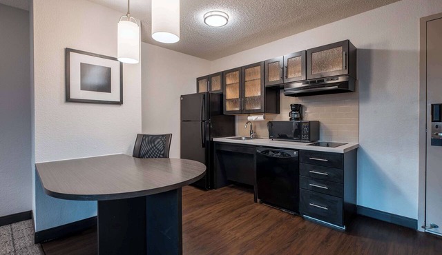 4 Units | Outdoor BBQ Grill | Free Parking | Near Garden