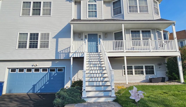 4000+ SqFt Home. Amazing Views, Private, Close to Downtown and Yale Univeristy