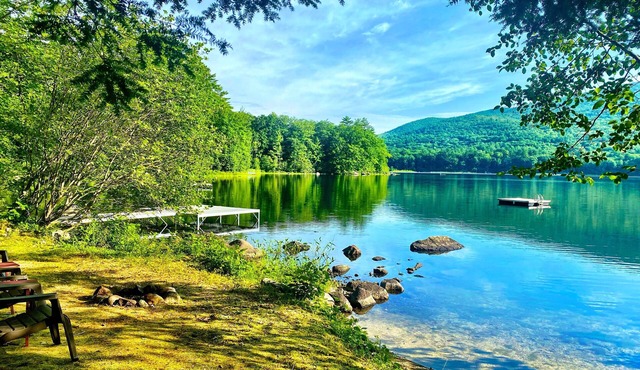 4bd/3b -Tranquil Lakefront rental neighboring Lake Winnipesaukee & Squam