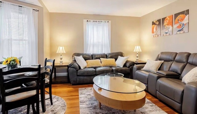 4BR Family Vacation Home Near Boston Gillette Stadium Free Parking