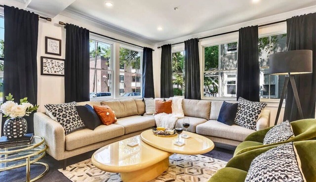 4BR Mid-Century Glam Retreat | Near T