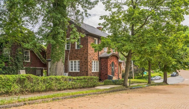 4BR Pitt Suburbs Gem