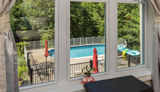 5 Bedroom Home Pool & Hot Tub