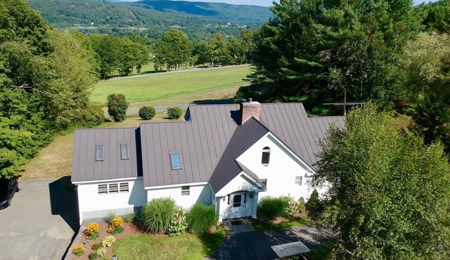 5 Bedroom Home with Views of Quechee