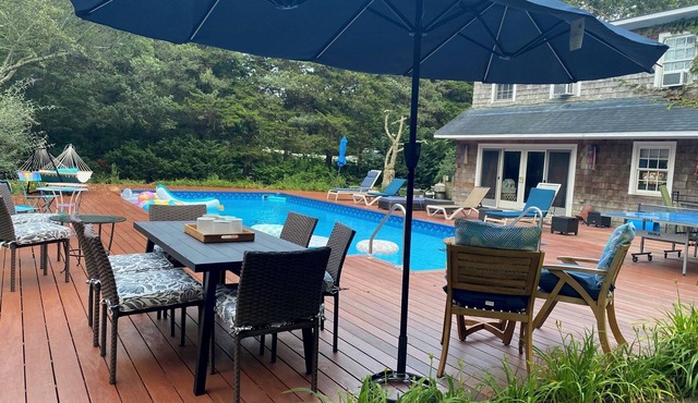 5 bedroom Private Family Get Away w/Heated Pool
