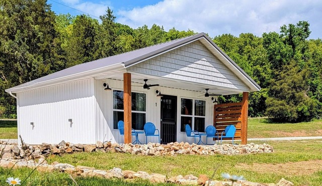 5 Charles Farms Cabin #1 - NEW CABIN - Wineries, Hiking, & Camp Cana