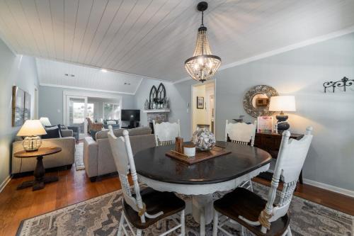 546 Tarpon Pond Cottage