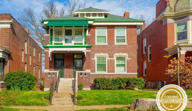 8BR at Tower Grove Park Sleeps 22 ABODEbucks
