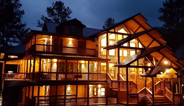 8BR Luxury Cabin,Hot Tub,Fishing Lake -Anandville