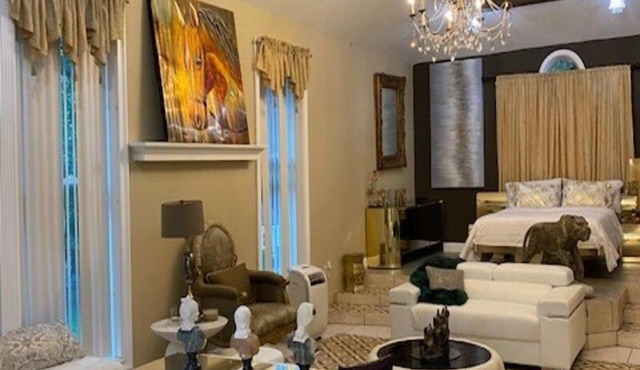 A Romantic gateway suite