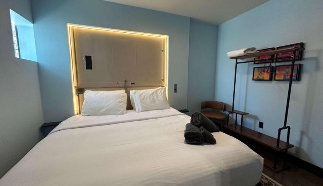 A12 The Lower NHS Pick 6 Suite