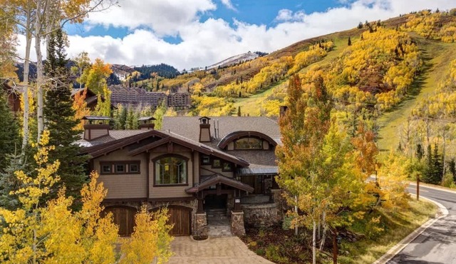 Abode at Northside, ski-in/ski-out, hot tub, mountain views