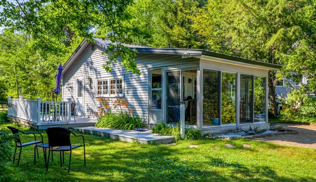 Absolutely Adorable Lake Winnipesaukee Cottage AUGUST WEEKS SPECIAL RATES