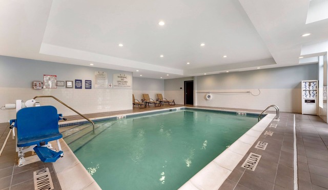 Accessible Qn Studio | Pool + Breakfast Included