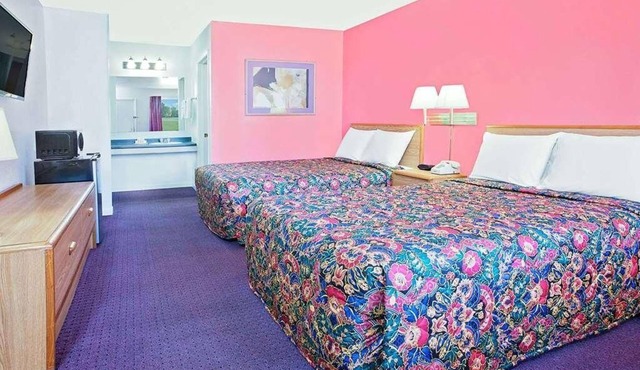Affordable Accommodation in Knights Inn Muskogee! 4 Comfortable Units