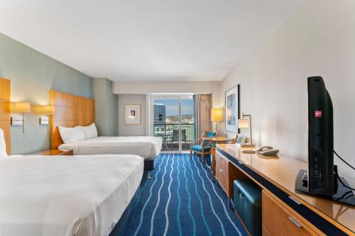Ala Moana Hotel 2603 Sleeps 4 near beach