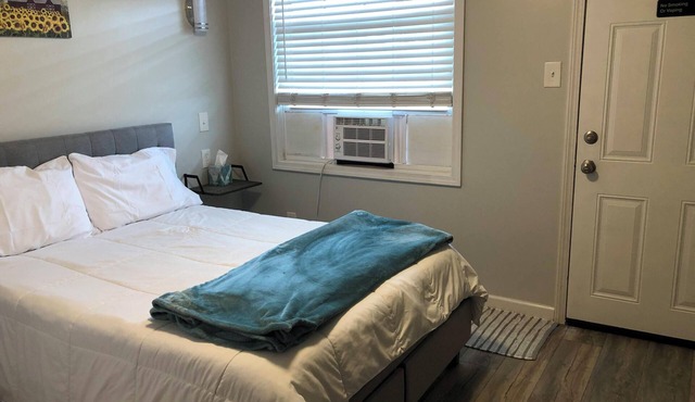 All-inclusive studio apartment with utilities included-Unit 4