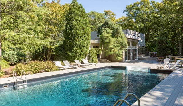 AMAGANSETT 2 ACRE, 3000 Sq Ft 4 BDR MODERN W/20 x 40 POOL, NEAR BEACH & TOWN