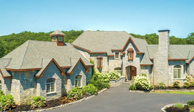 Amazing 11 Bedroom 15 Bathroom Mansion Close to Beaches