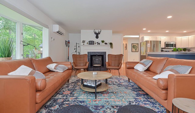 Amazing HUGE 6 bdrm Sebago Lake Waterfront Home