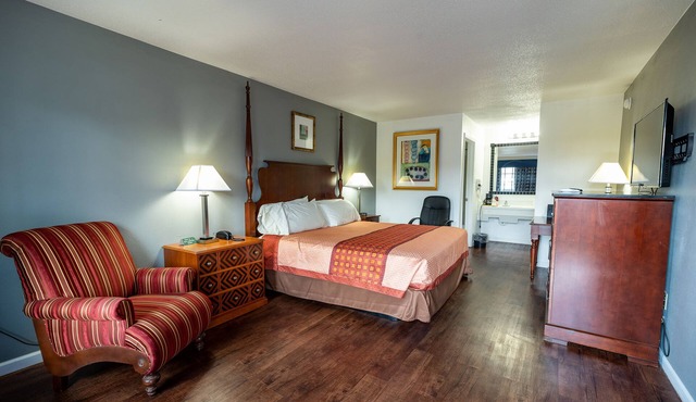 American Inn & Suites Russellville