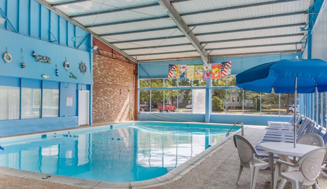 Americas Best Value Inn & Suites Hyannis Cape Cod