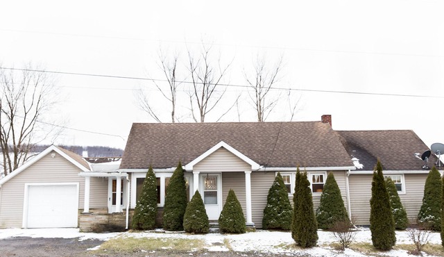 Annie's Place-Just like home! Quiet, cozy setting, but close to everything!