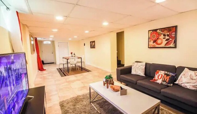 Arlington | Lower Suite | Center | Efficiency