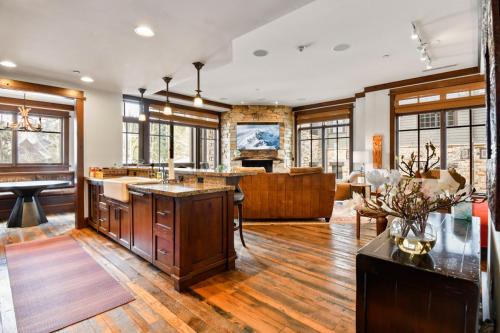 Arrowleaf Lodge - 3 Bed Condo #302