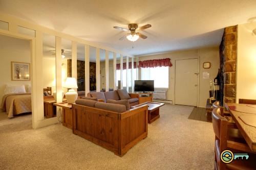 Aspen East Unit #124