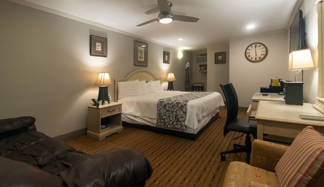 Atrium Inn
