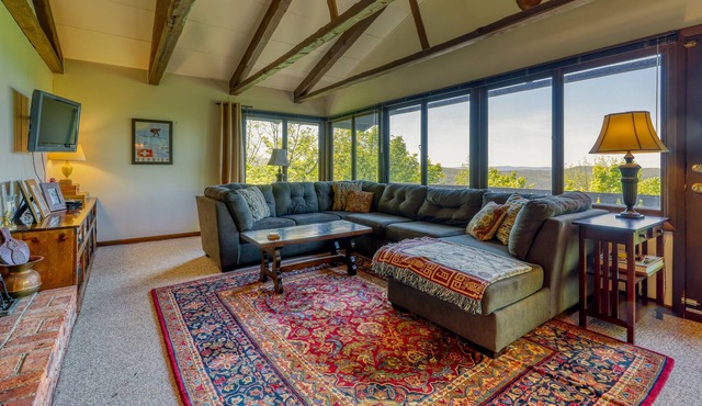 Austrian-style chalet w/ mountain views - close to Cannon Mountain skiing!