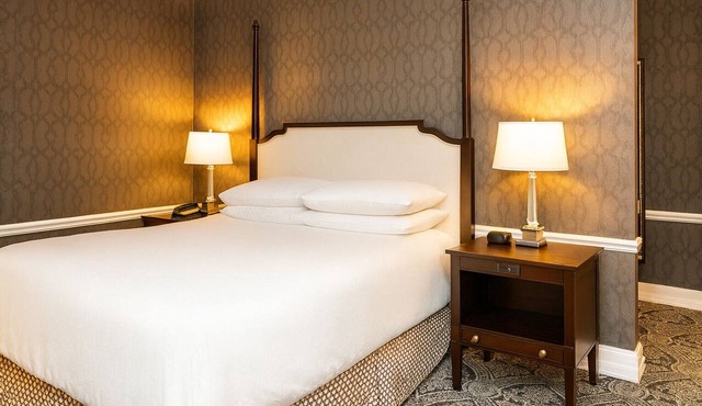 Authentic 18th Century Hotel Near US Naval Academy - Walking Distance