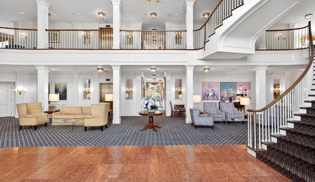 Avon Old Farms Hotel